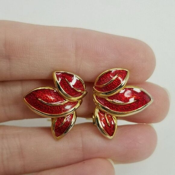 Vintage Red Enamel Leaf Clip On Earrings, Gold Tone Setting, Retro Estate - Picture 2 of 6